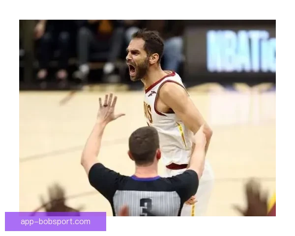 伊森三分球打破尴尬局面 母亲发推力挺霸气回怼质疑者